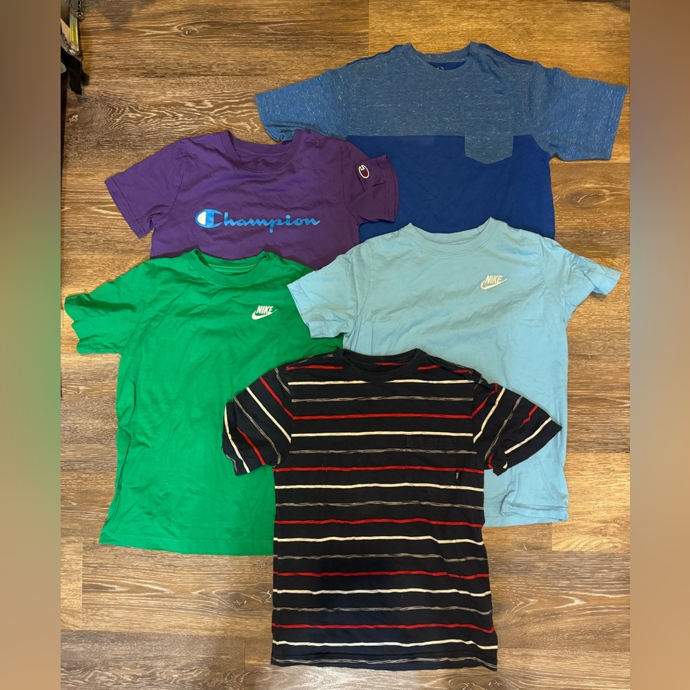 5 T-Shirts! Nike, Champion, Vans